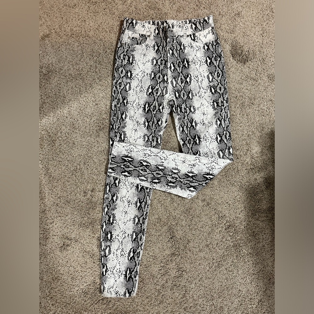 Snake print stretchy pants!